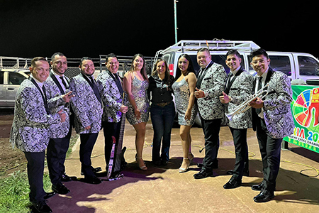 La Presidenta Municipal Edith Escárcega disfrutó con familias el concierto de la Internacional Sonora Skandalo, cierre artístico de la Feria NCG 2025.