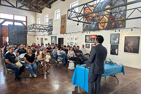 En NCG se realizó el taller “La Cerámica de Mata Ortiz”, donde Diego Valles destacó el valor de esta artesanía como motor del turismo cultural y económico en la región.