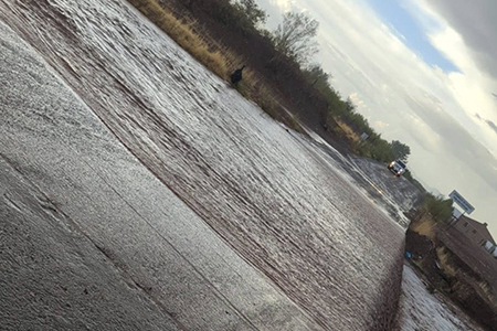Protección Civil de Casas Grandes pide extremar precauciones por la creciente del río Piedras Verdes y el arroyo hondo en San José. Autoridades mantienen monitoreo constante.