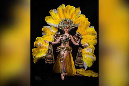El diseñador chihuahuense Miguel Ángel Carrillo destacó en Miss Universo México con vestidos inspirados en Paquimé, la cultura rarámuri y tradiciones ancestrales.