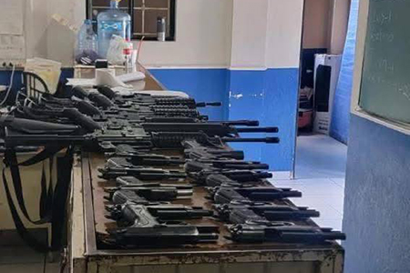 En un operativo sorpresivo, la Policía Estatal desarmó a los cuerpos municipales de Namiquipa y Matachí por inconsistencias en el armamento. La población exige claridad.