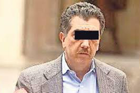 El exsecretario de Hacienda de Javier Corral quedó prófugo tras incumplir suspensiones judiciales. Enfrenta tres órdenes de aprehensión por peculado agravado.