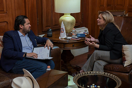 La gobernadora Maru Campos se reunió con Álvaro Bustillos, presidente de la UGRCh, y reafirmó su respaldo al sector ganadero de Chihuahua.