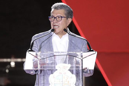 Ricardo Monreal y Sergio Nevárez, en representación del Gobierno Estatal, reconocieron el trabajo de Cruz Pérez Cuéllar durante su Primer Informe en Juárez, destacando su gestión eficaz y honesta.
