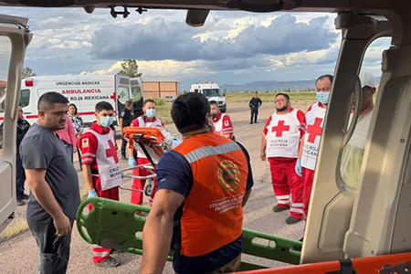 Una mujer de 64 años con problemas cardíacos fue trasladada de Nuevo Casas Grandes a Ciudad Juárez en un helicóptero Bell 429, en un operativo del Gobierno del Estado.
