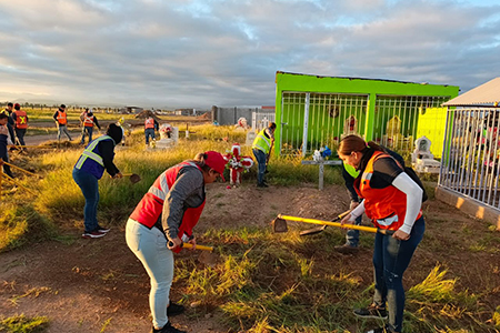 Proximidad social de Nuevo Casas Grandes inició limpieza en los panteones Recinto de Paz y Luz Eterna, que recibirán gran afluencia durante el Día de Muertos.