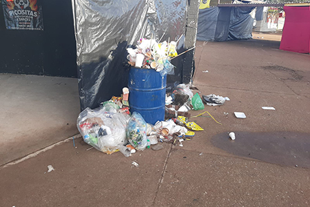 La Dirección de Servicios Públicos de NCG realiza limpieza, recolección de basura y mantenimiento en plazas, parques y avenidas principales de la ciudad.