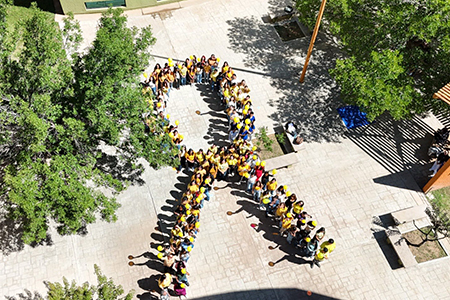 La UACJ Campus Nuevo Casas Grandes conmemoró el Día Mundial para la Prevención del Suicidio con talleres y pláticas sobre salud mental, perspectiva de género y trabajo en equipo, reafirmando su compromiso con el bienestar integral de la comunidad universitaria.