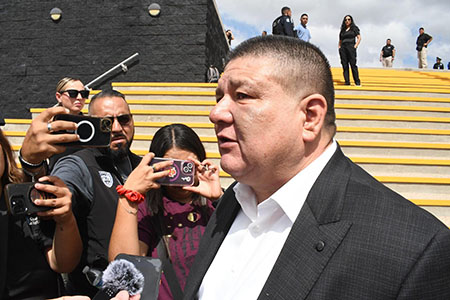 El Fiscal César Jáuregui anunció que Chihuahua y Sonora coordinarán estrategias para combatir bandas criminales en la frontera común. También informó sobre las detenciones en Moris y la colaboración con fuerzas federales.