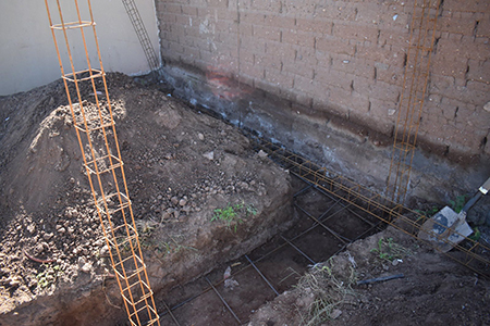 El Gobierno Municipal avanza con la construcción de dormitorios en comunidades rurales de Nuevo Casas Grandes para mejorar las viviendas y la calidad de vida.