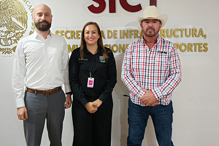 La alcaldesa Edith Escárcega gestionó ante la SICT una máquina petrolizadora para Nuevo Casas Grandes, con el fin de mejorar la pavimentación y el mantenimiento de calles.