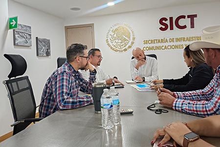 La alcaldesa Edith Escárcega gestiona ante la SICT proyectos de pavimentación, transporte e infraestructura para Nuevo Casas Grandes.