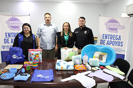 La presidenta Edith Escárcega recibió kits de gestación y material didáctico para apoyar a madres de escasos recursos y fomentar el desarrollo infantil.