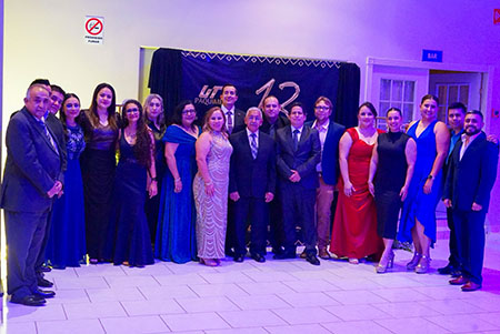 La Universidad Tecnológica de Paquimé celebró su 13 aniversario con la entrega de 65 reconocimientos a trabajadores por su trayectoria y dedicación.