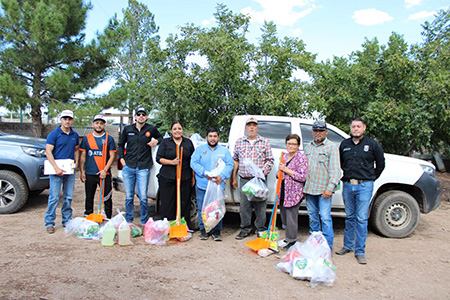 Familias de Nuevo Casas Grandes reciben apoyo tras las lluvias que provocaron daños en viviendas. Se distribuyeron despensas y kits de limpieza casa por casa.