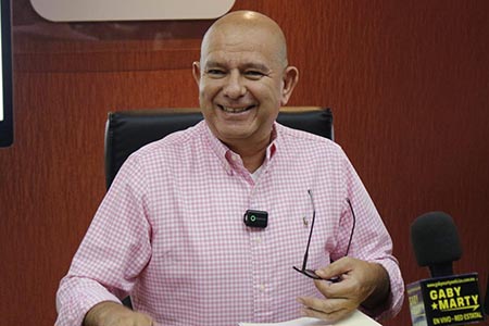 Cuauhtémoc Estrada respaldó la propuesta de Claudia Sheinbaum de eliminar el fuero para senadores y diputados como parte de la próxima Reforma Electoral, al señalar que la figura no debe convertirse en sinónimo de impunidad.