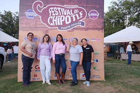Nuevo Casas Grandes participa en la Feria Regional Camargo 2025 con cinco productores locales que exhiben joyería, artesanías, snacks y dulces. El municipio apoya con transporte y hospedaje para impulsar el comercio artesanal en la región.