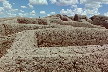 El INAH Chihuahua y el MCN celebran el XI Festival en las Casas Grandes el 16 y 17 de octubre de 2025 en Paquimé. Habrá conferencias, presentaciones, hermanamiento con el Museo de El Chamizal, taller de periodismo cultural y concierto de cierre. Entrada gratuita.
