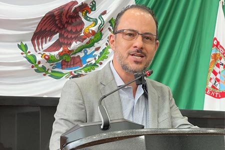 El diputado Jorge Soto Prieto presentó una iniciativa para reconocer la licencia de conducir digital como documento oficial en Chihuahua, la cual sería complementaria a la física y verificable mediante una aplicación oficial gratuita.