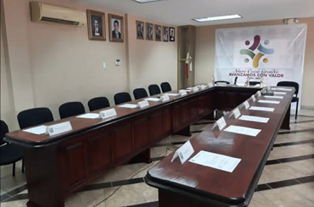 Morena y PAN proponen reducir regidores en Chihuahua con criterios poblacionales. NCG pasaría de 16 a 12. Iniciativas reforman Ley Electoral y Código Municipal y serán discutidas en comisiones.