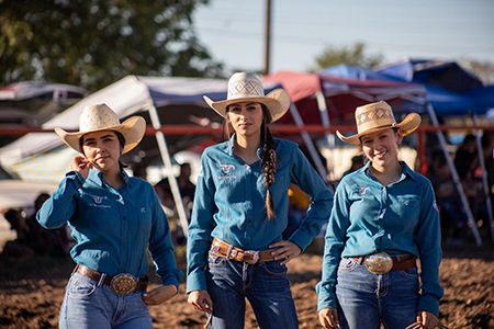 Con gran entusiasmo, la UTPaquíme conquistó el primer lugar en el Rodeo entre Ranchos, destacando por su compromiso y unión como comunidad universitaria.