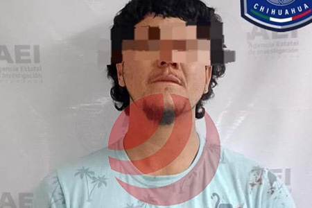 La AEI Zona Noroeste detuvo en Nuevo Casas Grandes a un hombre de 23 años acusado de violencia familiar, daños y amenazas. Fue puesto a disposición del Ministerio Público.