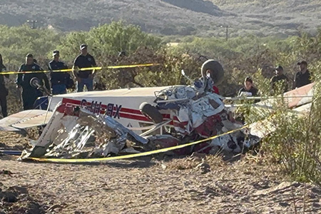 Una avioneta se estrelló en el río Santa Isabel, entre Anáhuac y Santa Isabel, dejando dos personas sin vida. Las víctimas fueron identificadas como Armando Schmitt y Jesús Andrés Leyva.