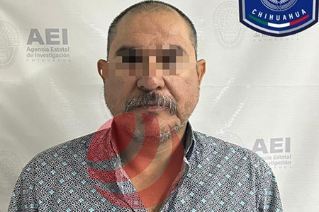 La AEI detuvo en flagrancia a un hombre de 45 años por violencia familiar en el fraccionamiento Juan José Salas Flores de Nuevo Casas Grandes. Fue puesto a disposición del Ministerio Público para continuar con el proceso legal.
