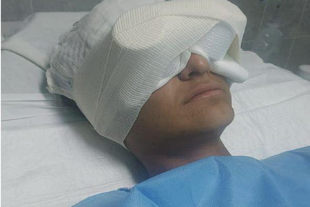 El Gobierno de Chihuahua garantizó atención médica y psicológica a Carlos Daniel Rodríguez, joven que perdió la vista tras un accidente en el CECyTECH de Flores Magón.