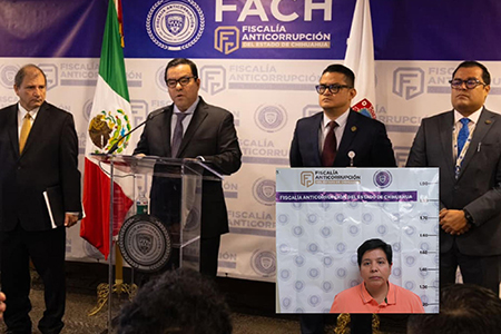 La ex secretaria del Ayuntamiento de NCG, Silvia Ivón Hernández Parra, fue sentenciada a 3 años por peculado agravado tras vender ilegalmente nueve terrenos municipales. La Fiscalía Anticorrupción logró la restitución de los bienes al Ayuntamiento.