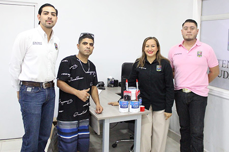 La presidenta Edith Escárcega entregó pintura y herramientas al Comité de Vecinos de La Rinconada para mejorar áreas comunes y fortalecer la convivencia.