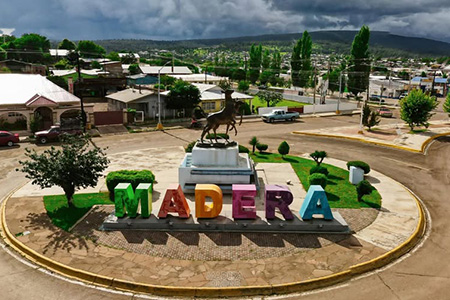 La Fiscalía identificó a Karol Abril L. S., de 30 años, originaria de Ciudad Juárez, como la mujer hallada sin vida cerca de Madera. El caso fue clasificado como ejecución.