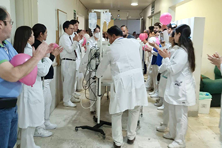 El IMSS Chihuahua realizó con éxito la primera procuración de órganos a una niña de 2 años en el HGR 66. Su familia decidió donar riñones y córneas tras su muerte cerebral, ofreciendo esperanza de vida a pacientes en lista de espera y marcando un precedente médico en Ciudad Juárez.