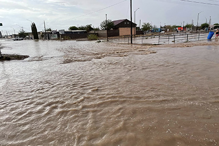 La delegada de Bienestar, Mayra Chávez, informó que el Gobierno de Chihuahua no elaboró un padrón de afectados ni solicitó declaratoria de emergencia tras las lluvias.