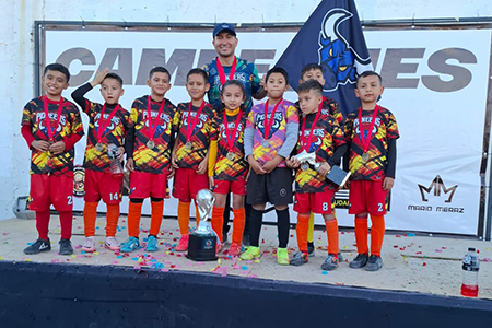 La academia Pioneers destacó en un torneo fronterizo gracias a la disciplina y desempeño ofensivo de sus categorías menores, logrando dos títulos.