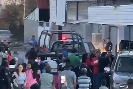 La SSPE abrió una investigación interna por la actuación de policías estatales durante un operativo en San Buenaventura, donde aseguraron vehículos robados y enfrentaron agresiones de pobladores.