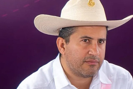 La presidenta Claudia Sheinbaum convocó al Gabinete de Seguridad tras el asesinato del alcalde de Uruapan, Carlos Manzo. El crimen ocurrió durante un festejo en Michoacán.