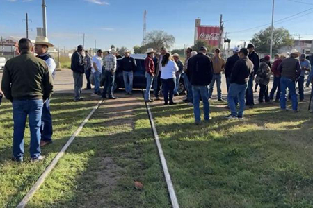 Campesinos y transportistas realizarán bloqueos este lunes en 21 estados, incluido Chihuahua, para exigir revisión de la Ley de Aguas y mayores apoyos al campo.