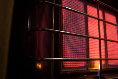 El IMSS Chihuahua exhorta a la población a extremar precauciones por el uso de calefactores que pueden producir monóxido de carbono, un gas mortal. Conoce síntomas y recomendaciones.