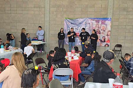 CEAVE Nuevo Casas Grandes realizó su Encuentro Navideño 2025 con más de 150 asistentes. Hubo juegos, comida, regalos y actividades para fortalecer la convivencia familiar.