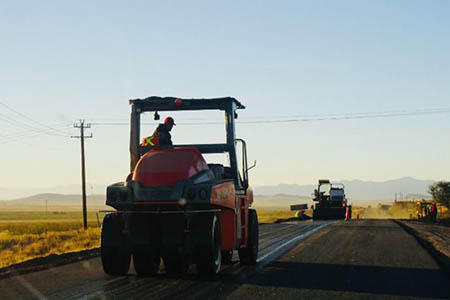 Avanzan las obras del tramo Janos–Agua Prieta con un 51% completado. El proyecto busca mejorar la seguridad vial y fortalecer la conexión con Sonora.