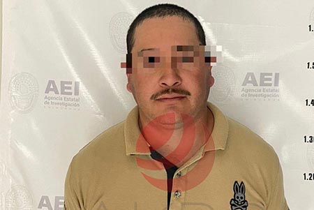 Elementos de la AEI detuvieron en Nuevo Casas Grandes a un hombre acusado de violencia familiar y omisión alimentaria, quedando a disposición de un juez.