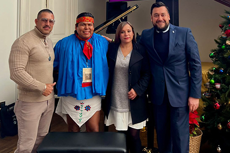 Chihuahua fue reconocido en un evento internacional por su destacada labor de promoción turística, con la participación de autoridades y la presentación del pianista rarámuri Romeyno Gutiérrez.