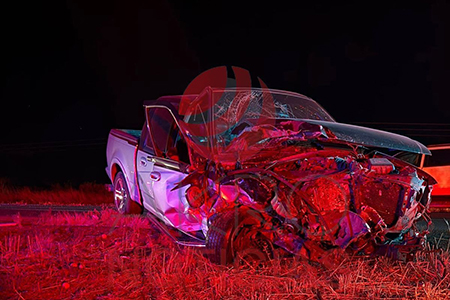 Dos personas murieron en un accidente en la carretera Nuevo Casas Grandes–Janos. Una mujer menonita y un conductor de 58 años fallecieron en el lugar.