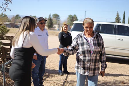 La presidenta Edith Escárcega entregó los primeros dormitorios del Programa de Fortalecimiento de Vivienda para mejorar las condiciones de habitabilidad en Nuevo Casas Grandes.