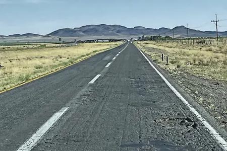 La SICT alertó sobre carreteras de alto riesgo en Chihuahua ante el aumento del flujo vehicular en vacaciones, destacando los tramos Chihuahua-Juárez y Juárez-Janos.