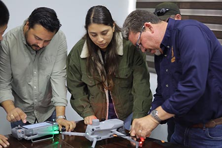 La presidenta Edith Escárcega impulsó la modernización de Obras Públicas con nueva tecnología y capacitación especializada para mejorar la planeación y ejecución de proyectos.