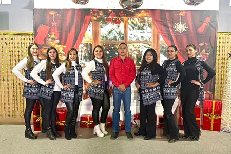 La primaria Rodrigo M. Quevedo realizó con gran éxito su festival navideño, donde alumnas y alumnos ofrecieron presentaciones llenas de talento, música y espíritu navideño.