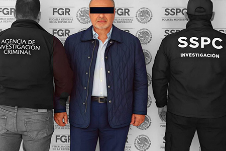 Una jueza federal vinculó a proceso al exgobernador César Duarte por lavado de dinero. Permanecerá en el penal del Altiplano mientras avanzan las investigaciones.