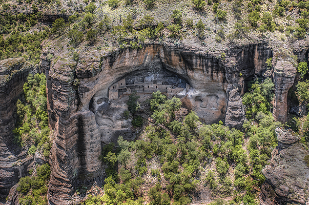 Explora Las 40 Casas en Chihuahua! Descubre cómo llegar a estas casas de los acantilados y conoce la historia de la cultura Paquimé en esta guía completa para aventureros.